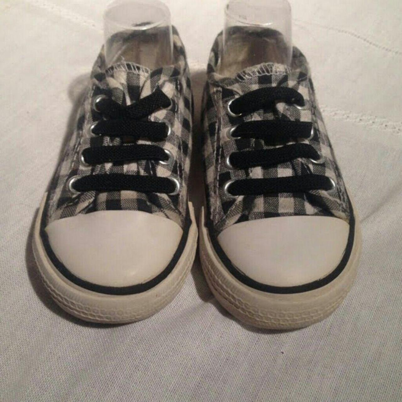 Black White checkered tennis shoes. Girls size 5