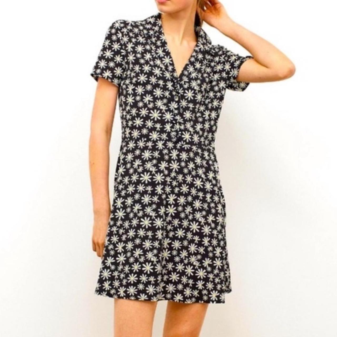 H&m on sale daisy dress