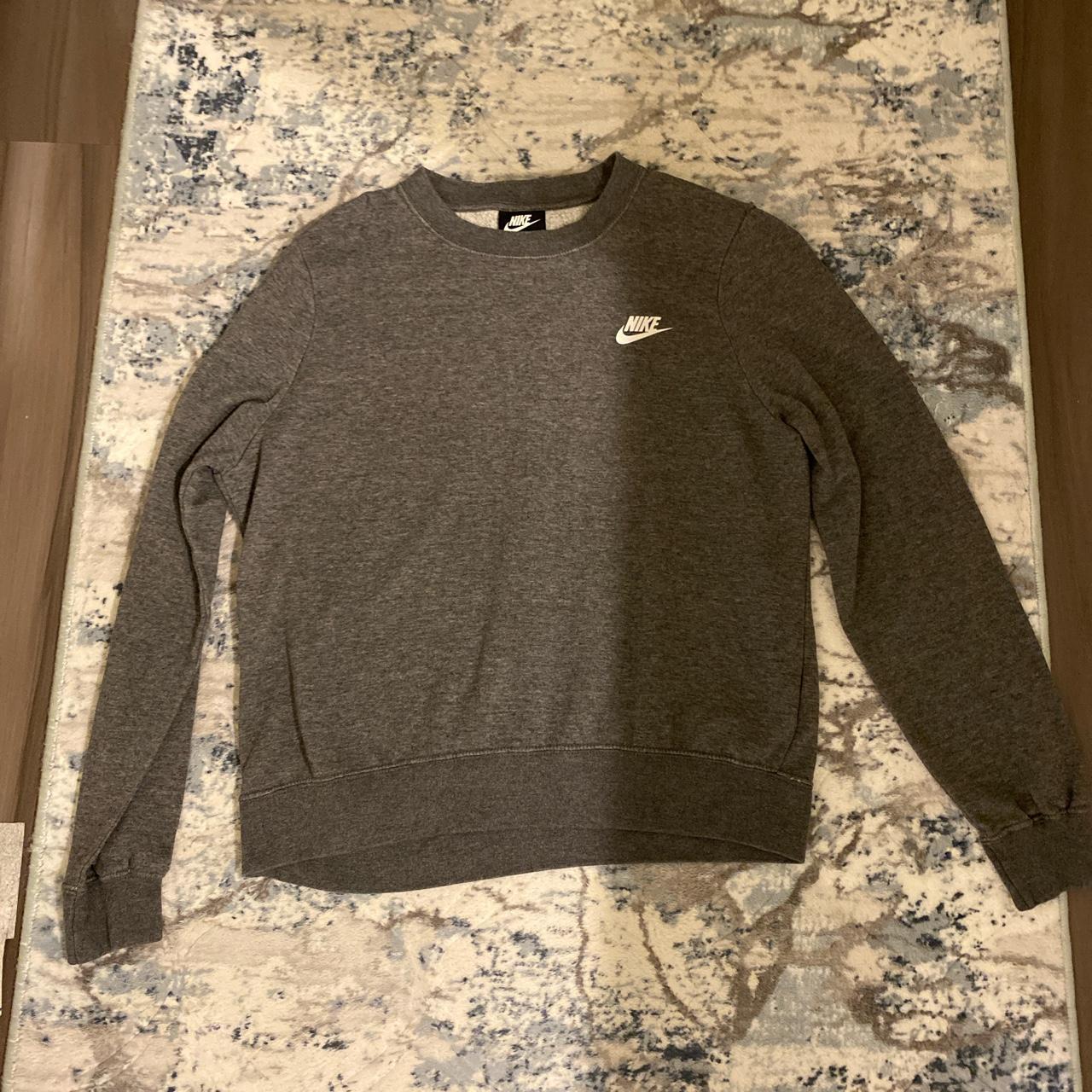 mens medium nike sweatshirt