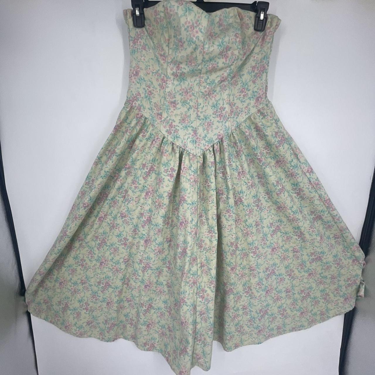 item listed by busylizzyresale