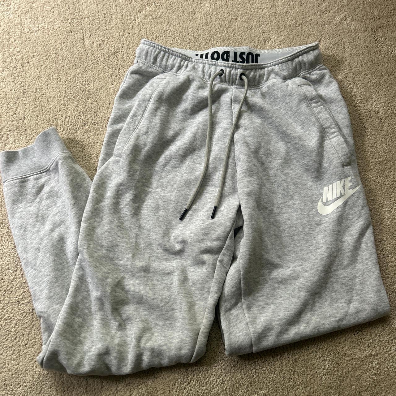 black nike cuffed sweatpants