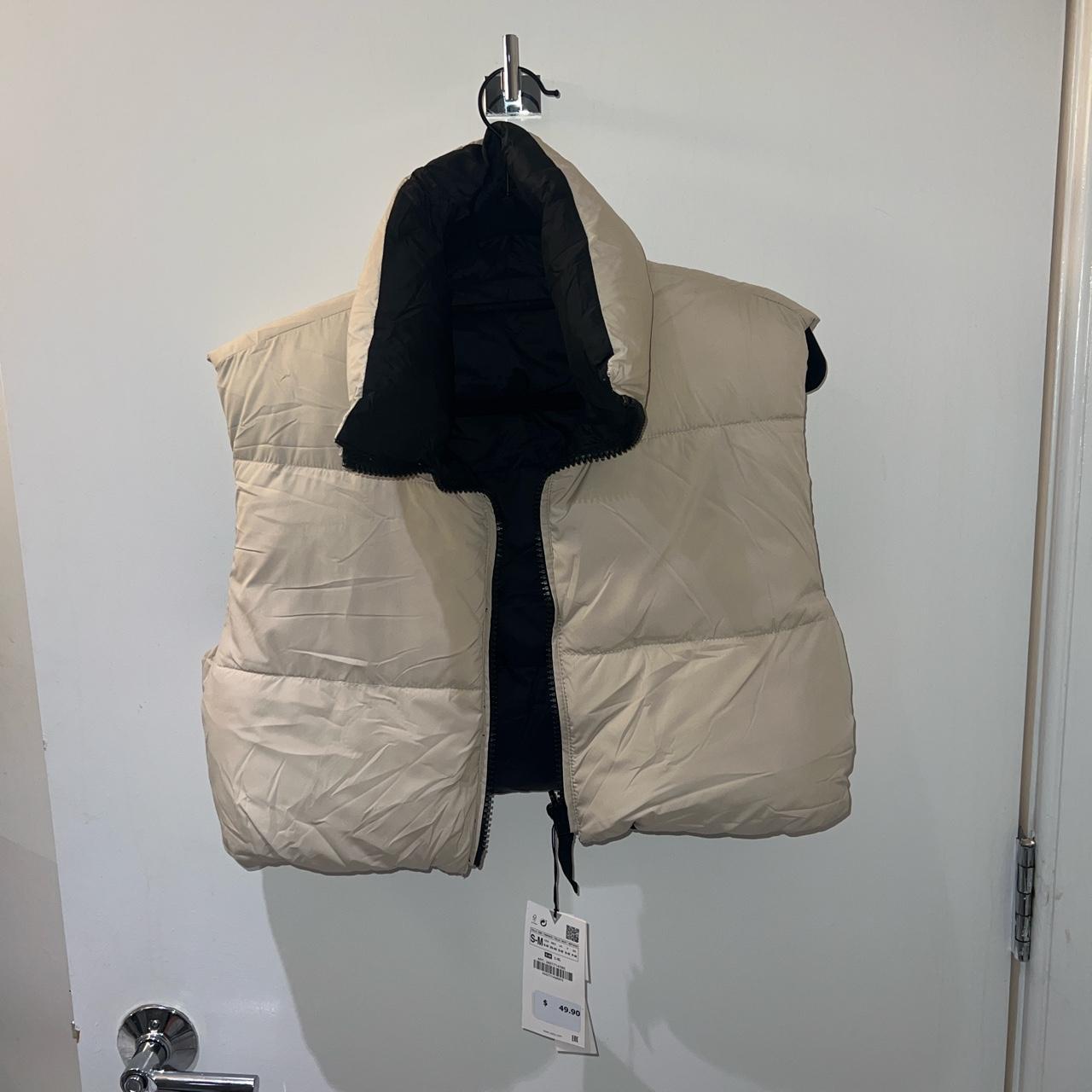 Zara Women's Black and Cream Gilet Depop