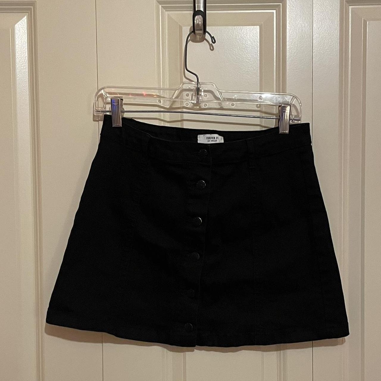 Black button shop skirt forever 21