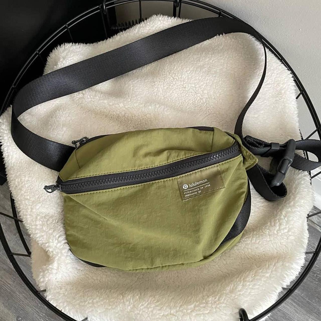 Here's how to clean a lululemon belt bag