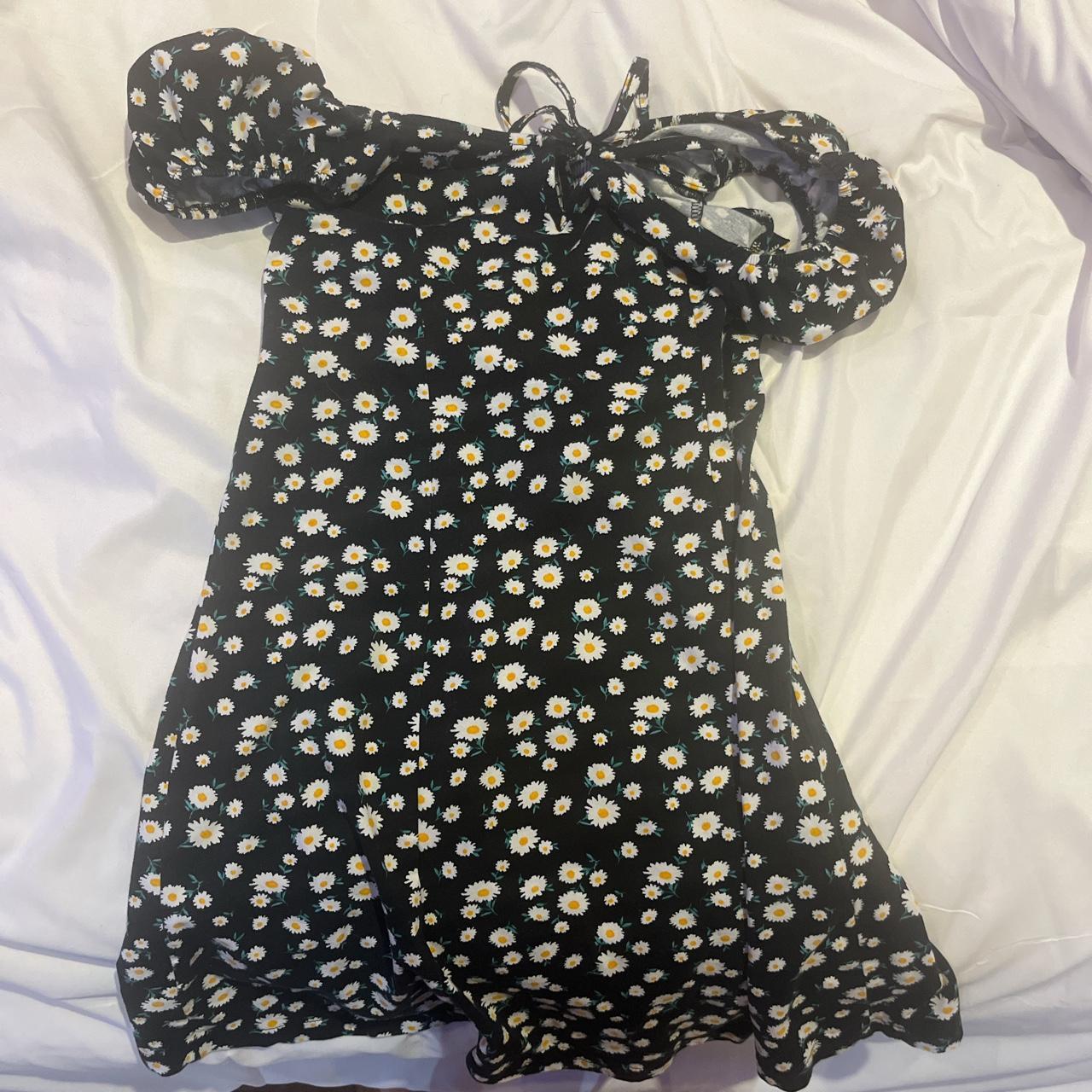 Forever 21 daisy store dress