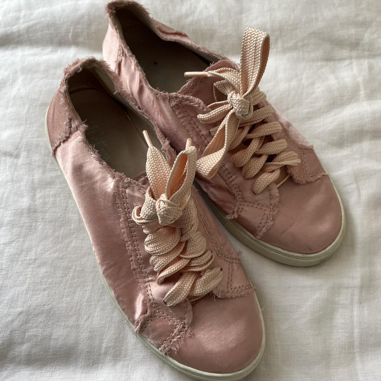 Wittner Belina pink satin trainers size 38. Worn