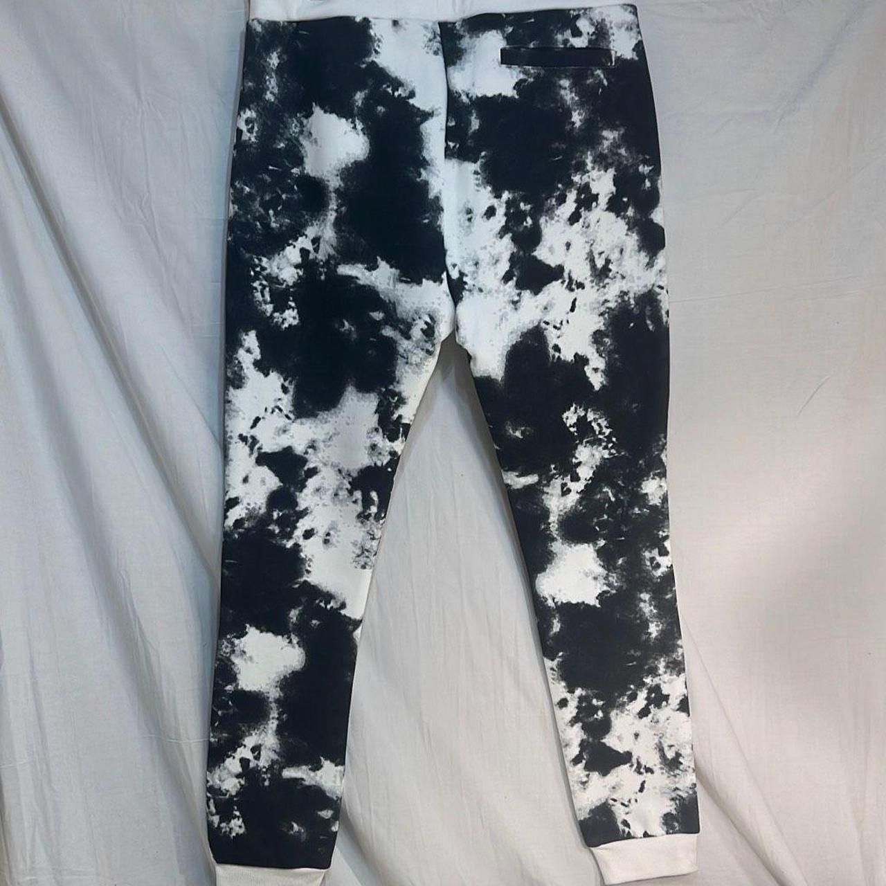 Lululemon tiedye joggers size 4 but fits more of a 2 - Depop