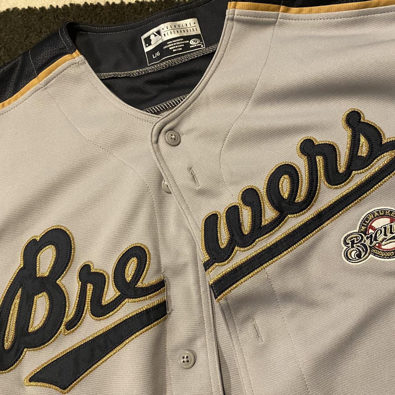 Vintage Milwaukee Brewers Jersey. In great - Depop