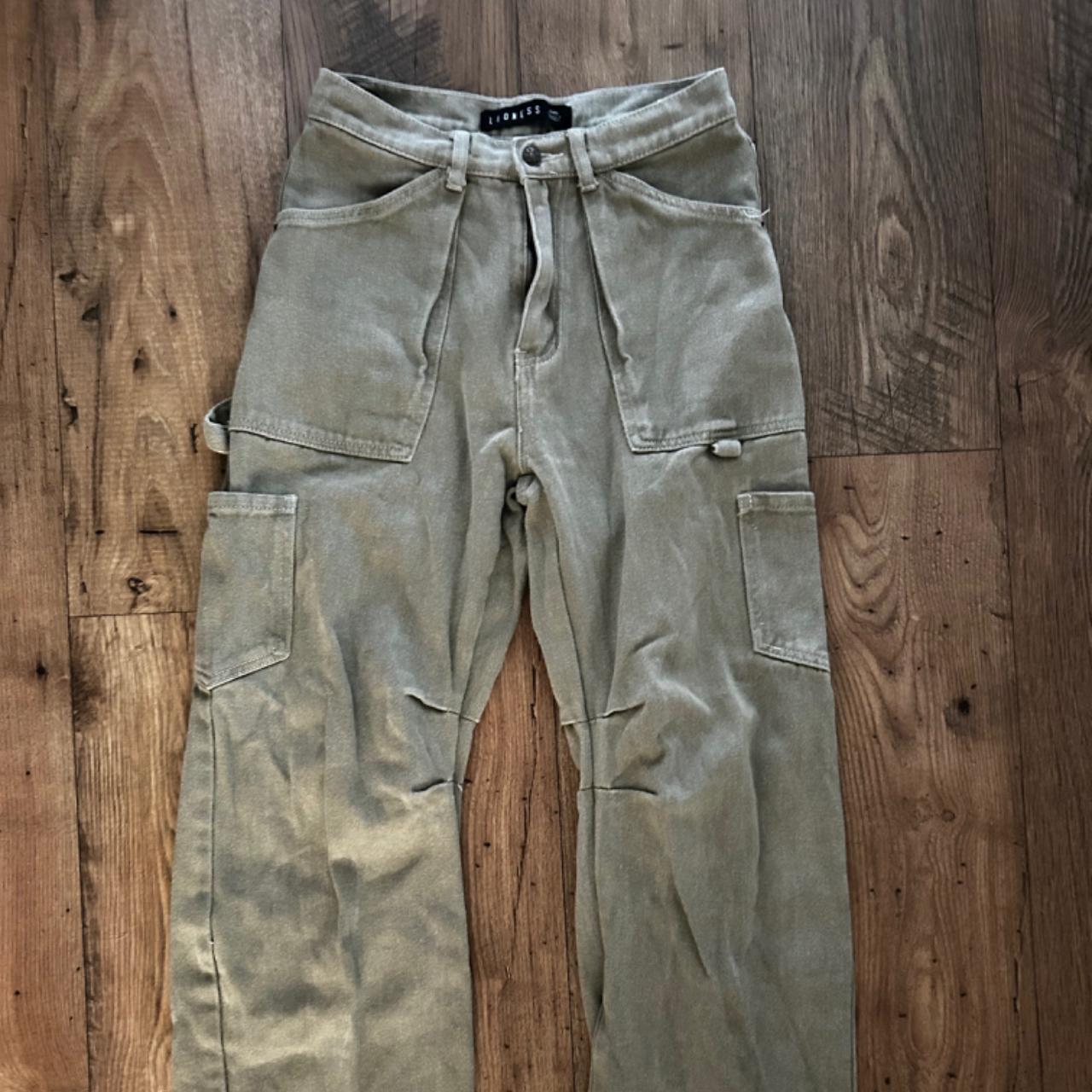 Lioness sage green cargo pants, great material super... - Depop