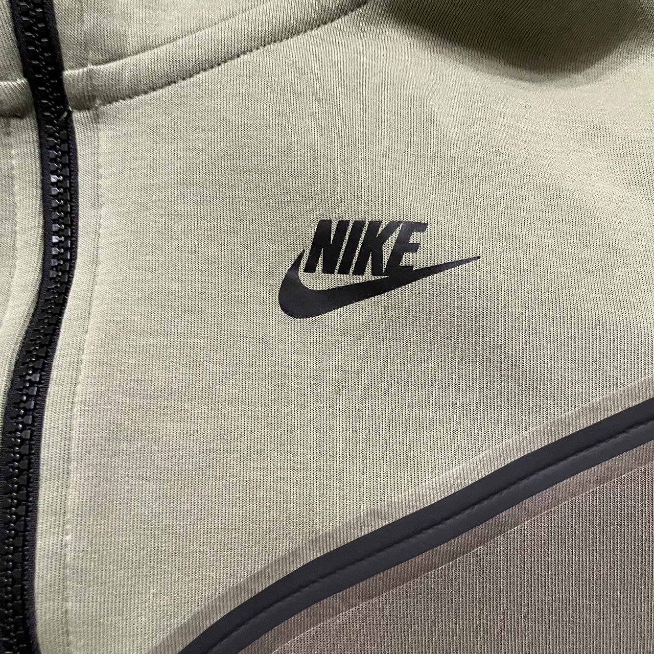 olive green nike tech sweatsuit
