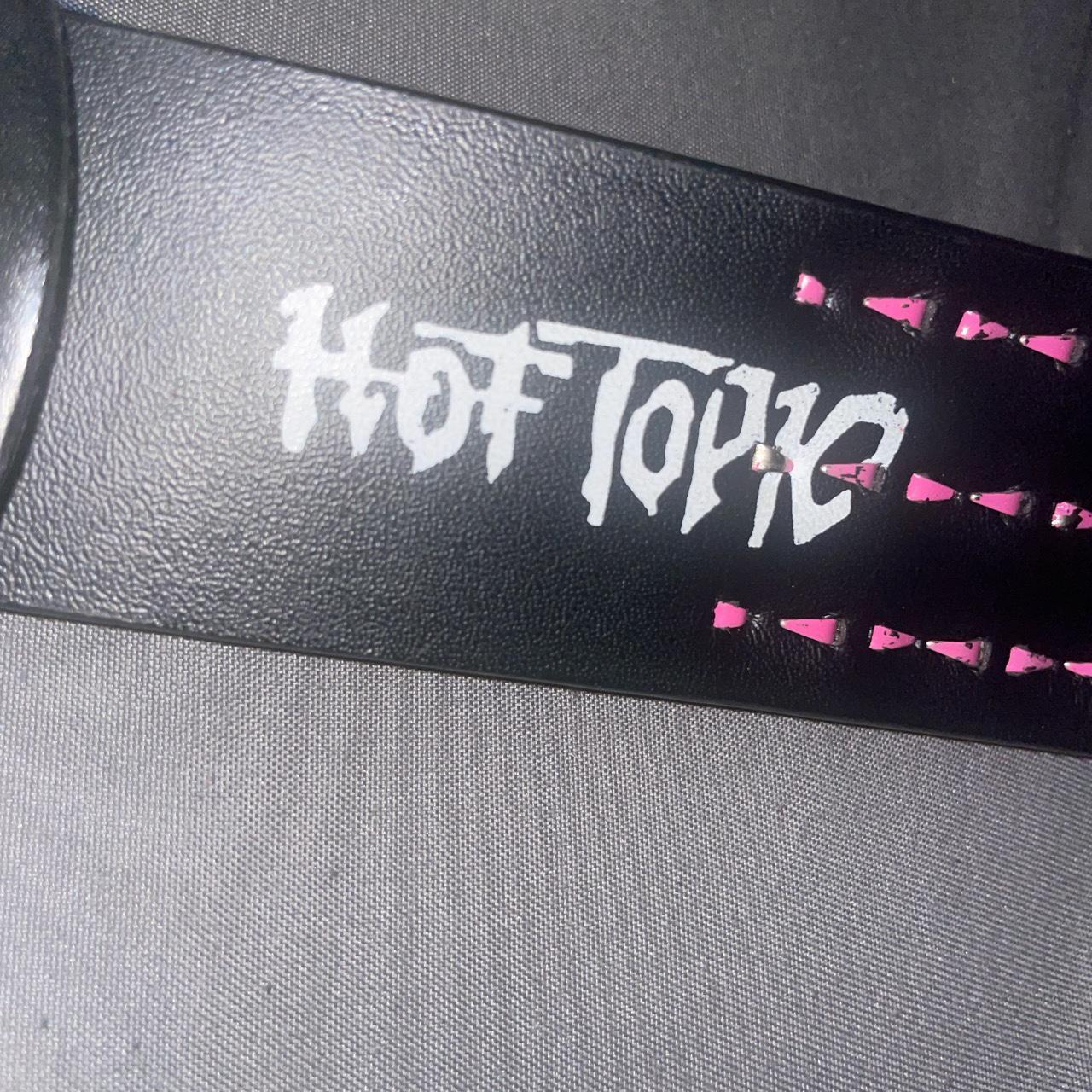 pink hot topic belt - Depop