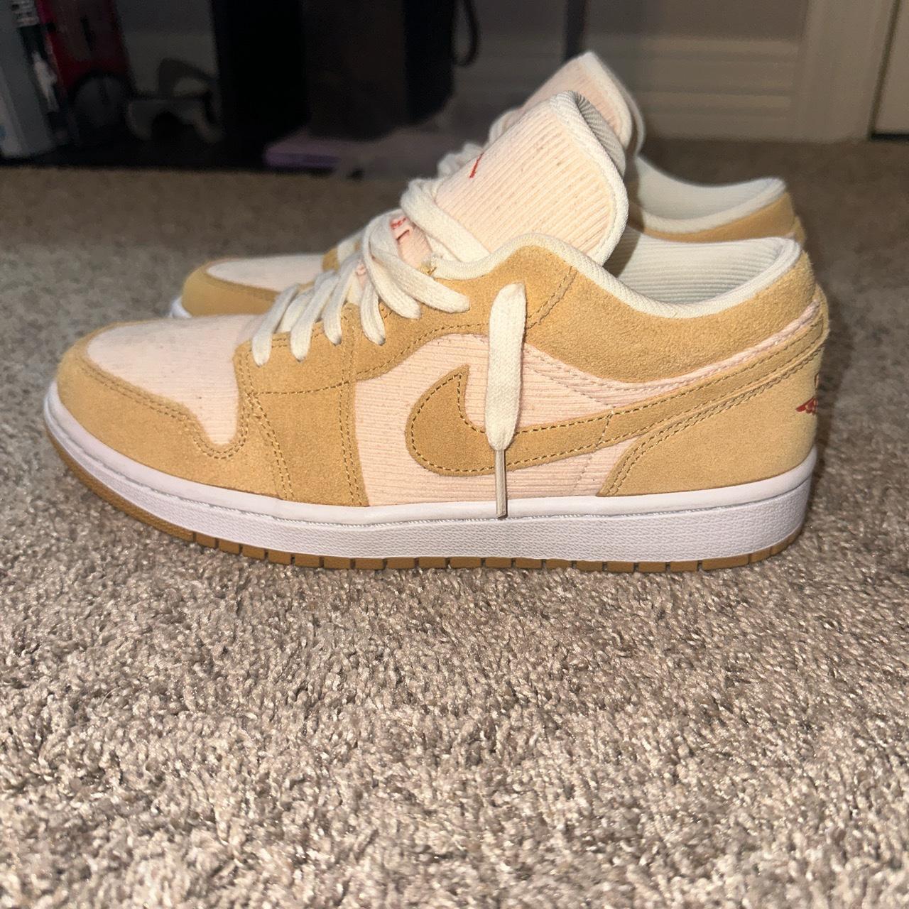jordan 1 low twine worn a few times slight creasing Depop