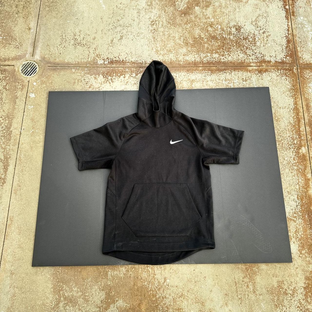 Nike spotlight hoodie short store sleeve