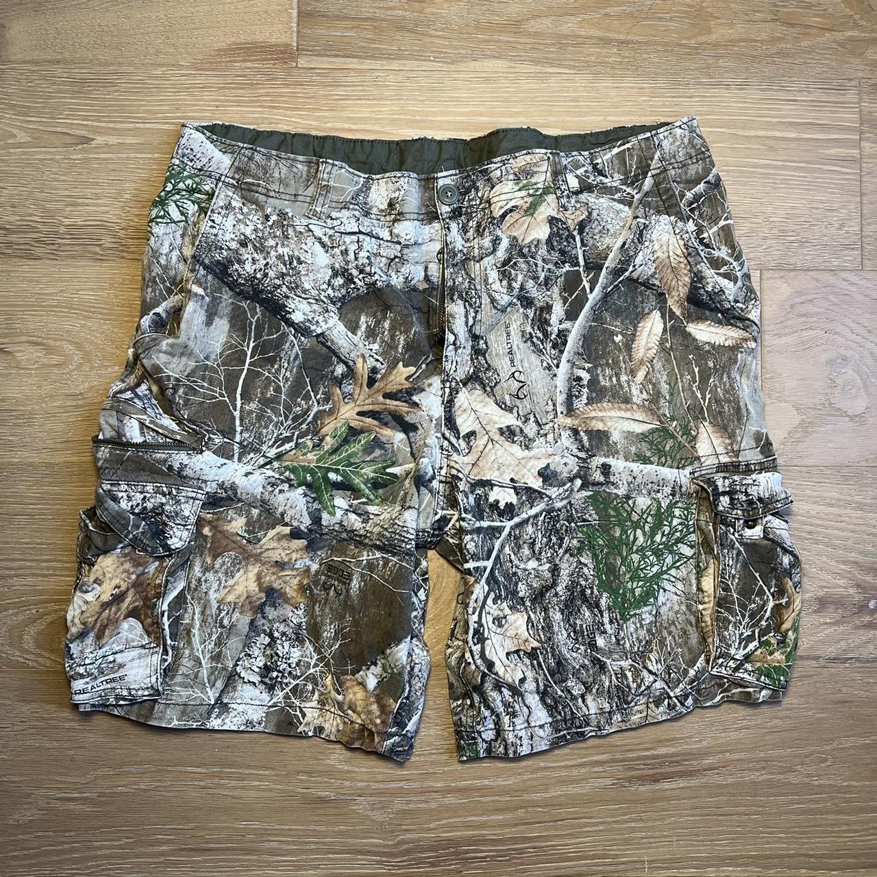 Real tree camo shorts Size 44 Depop