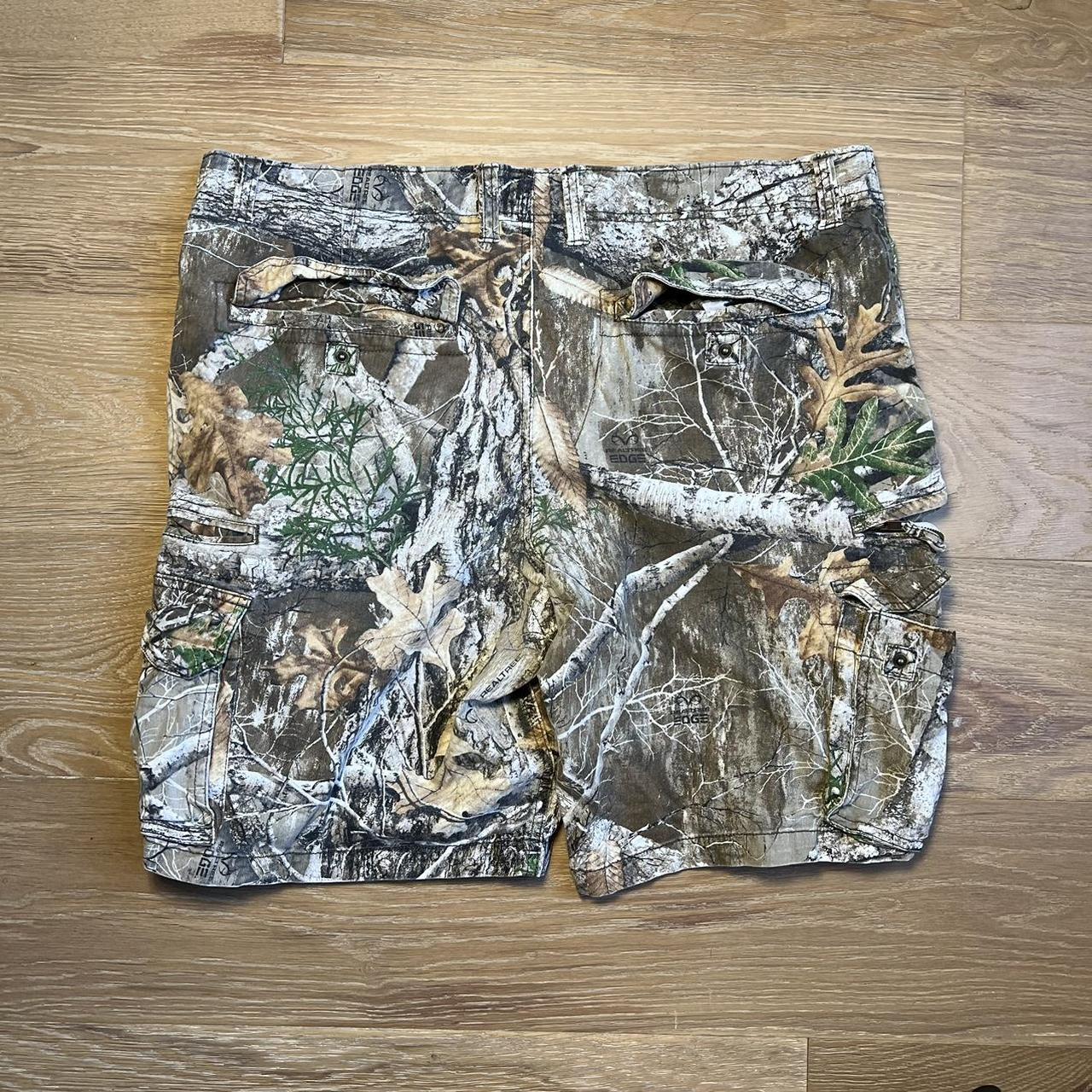 Real tree camo shorts Size 44 Depop