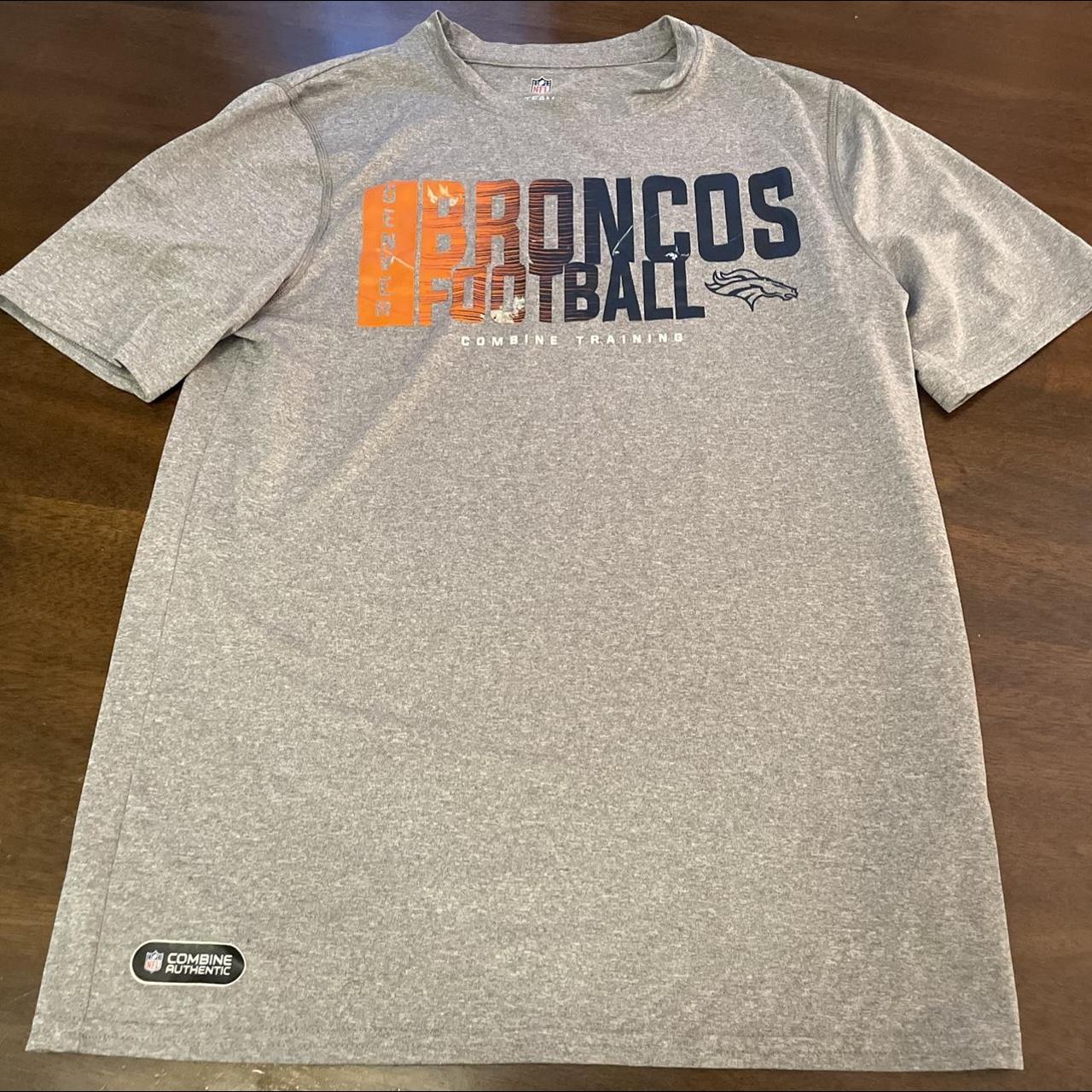 Denver Broncos Mens T-Shirt Size SMALL Orange Color - Depop