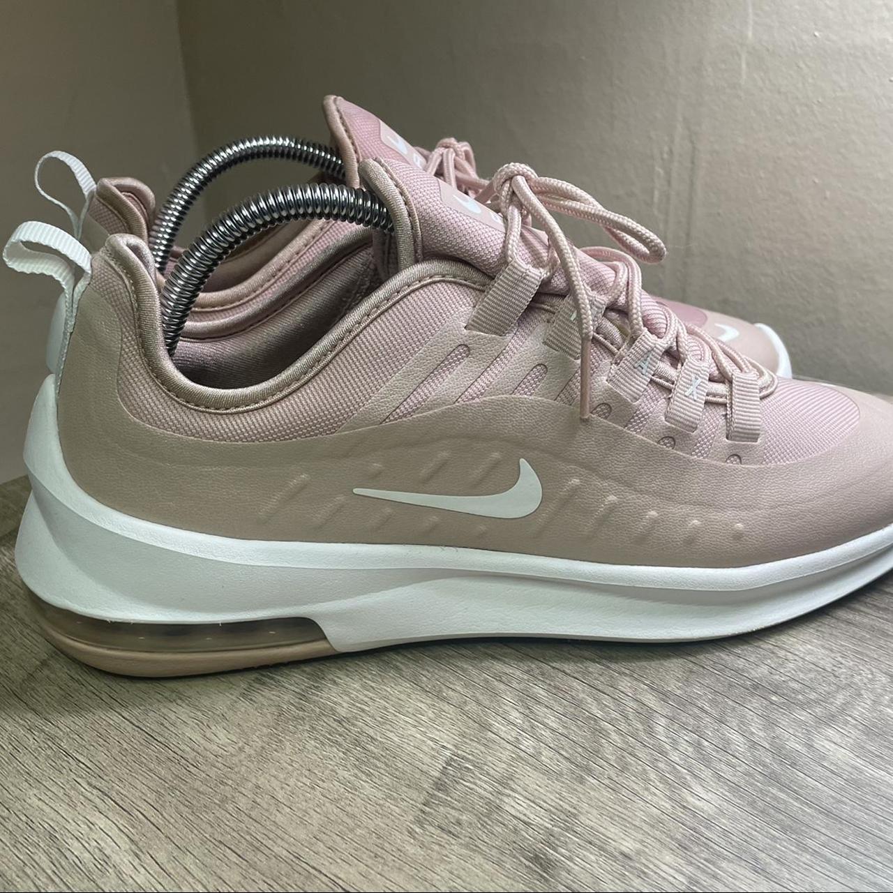 nike initiator women's pink
