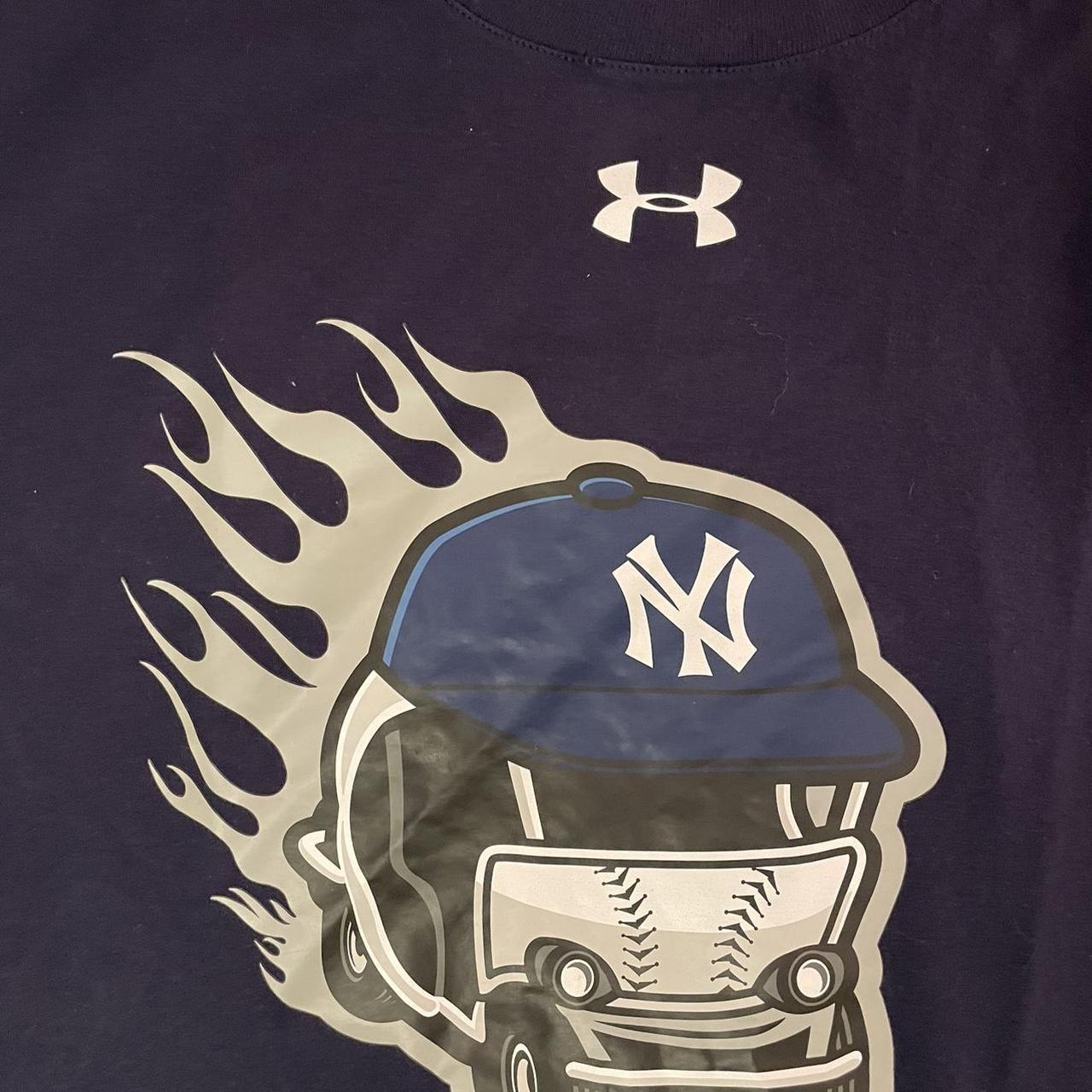 Under Armour Yankees Tshirt Men's Large Loose heat - Depop