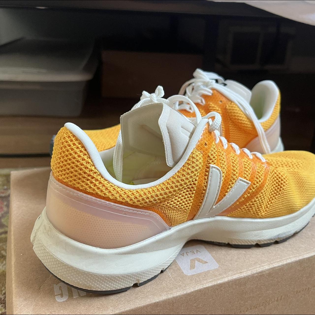 Veja hot sale yellow trainers