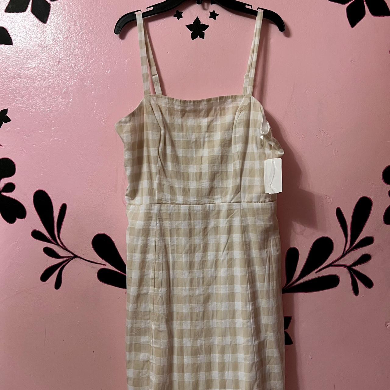 Dillard's Women's Cream and White Dress Depop