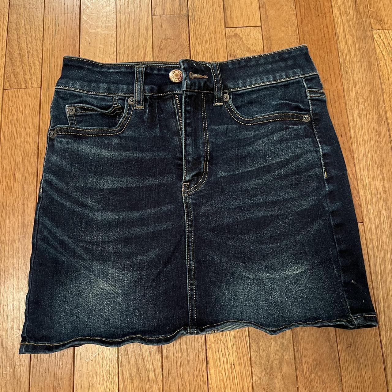 American Eagle Outfitters Women's Skirt | Depop