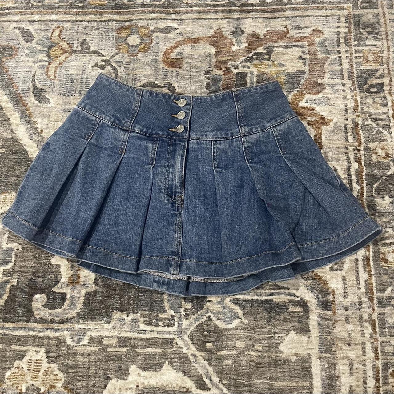 Glassons pleated denim mini skirt Size 10 fake... - Depop