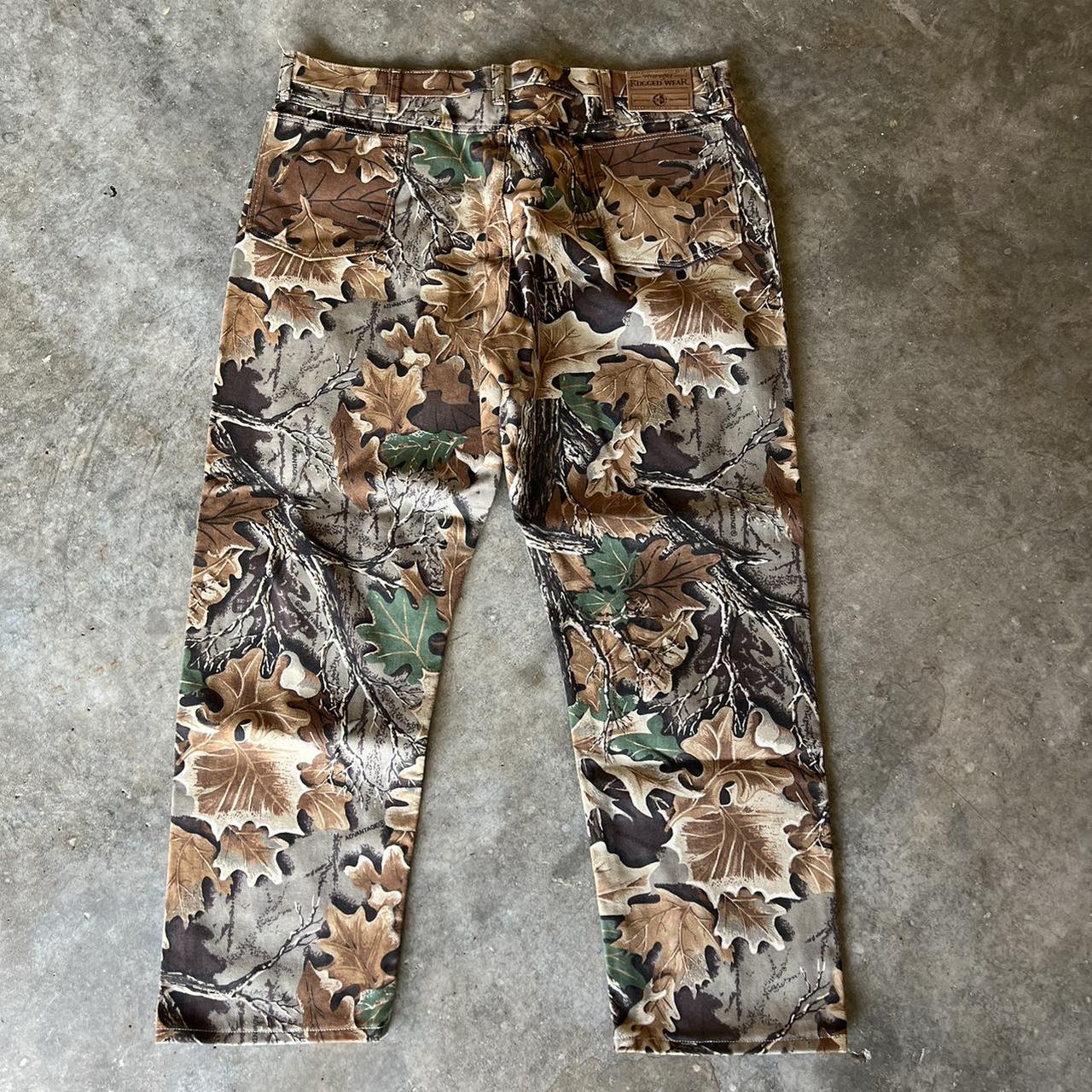 Rouged Camo Capris