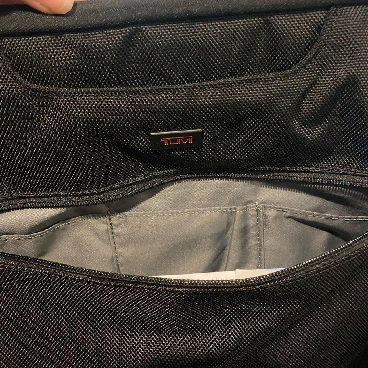 Tumi Men's Black Bag (3)