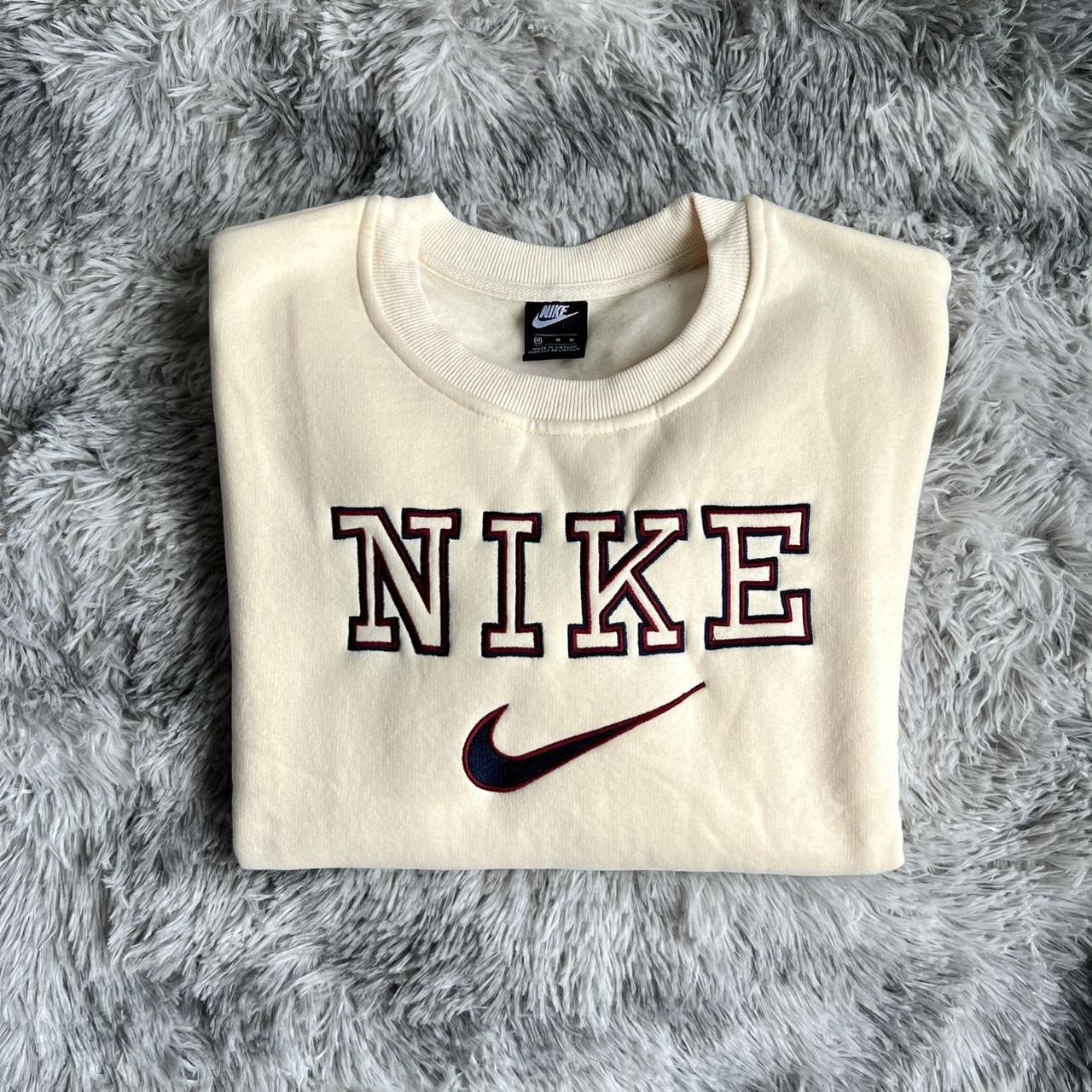 Nike Women's Cream Sweatshirt | Depop