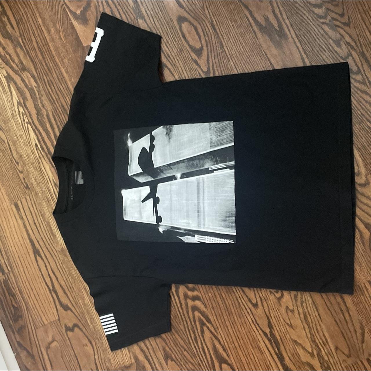 Black Scale Men's Black and White T-shirt