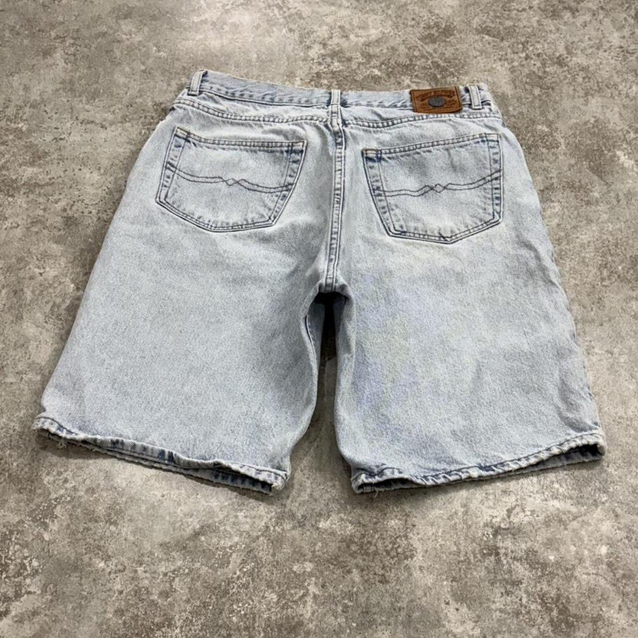 item listed by gomezthrifts