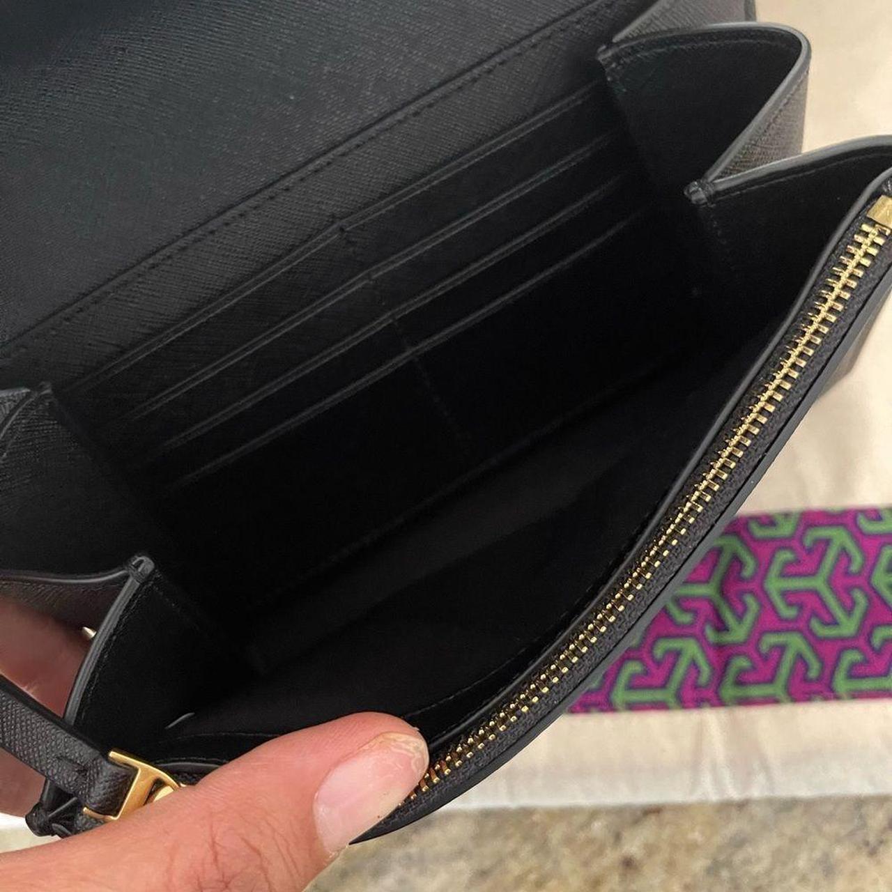 new tory burch Emerson wallet chain... Depop