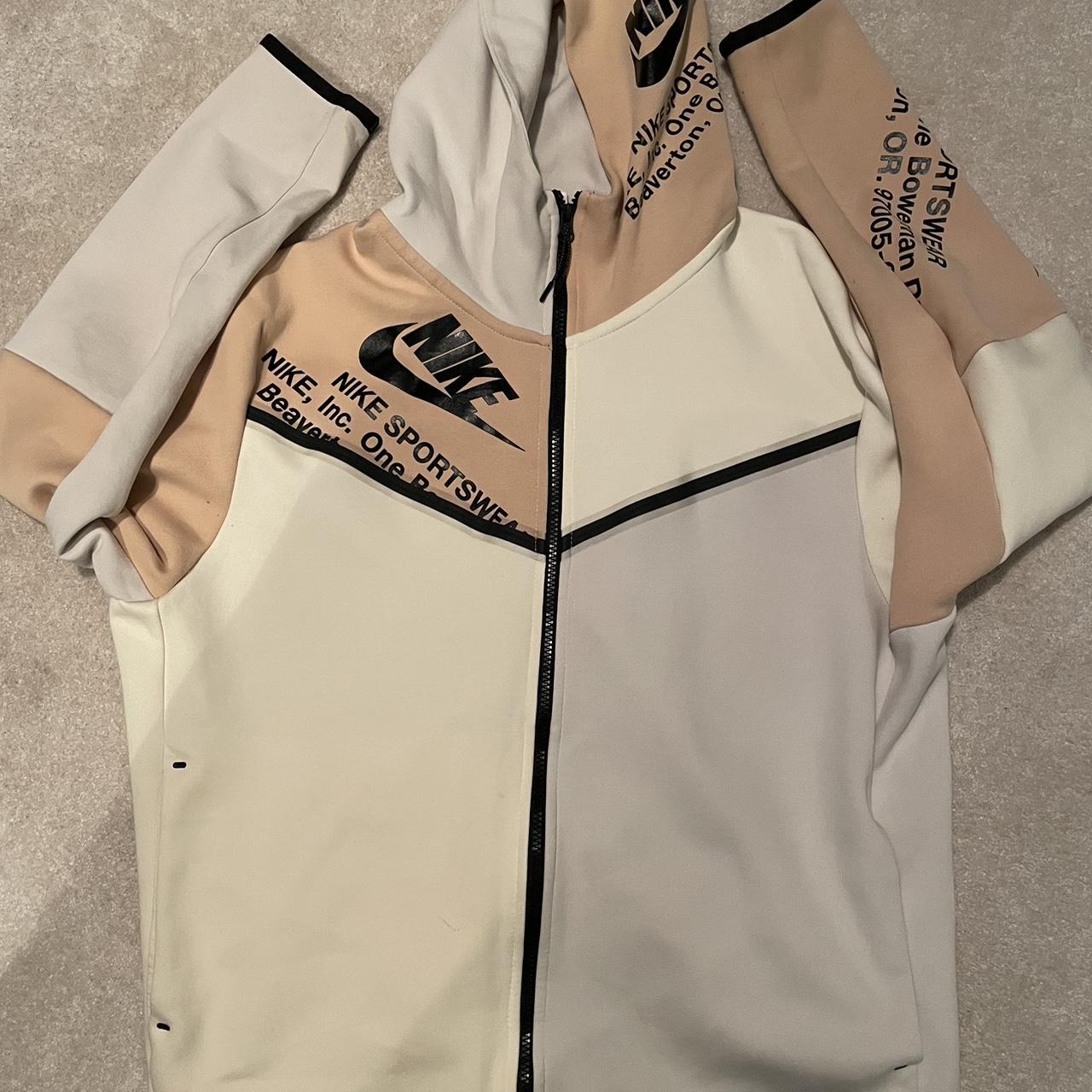 nike tech fleece crema