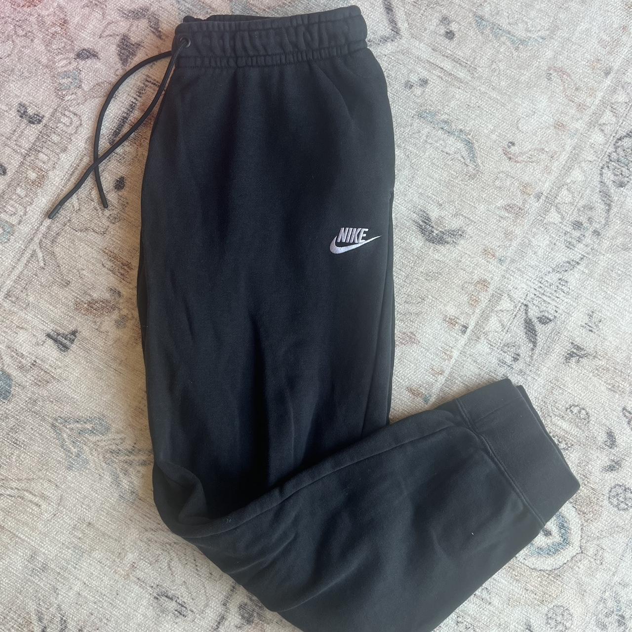 Nike women’s sweatpants - Black size medium - Depop