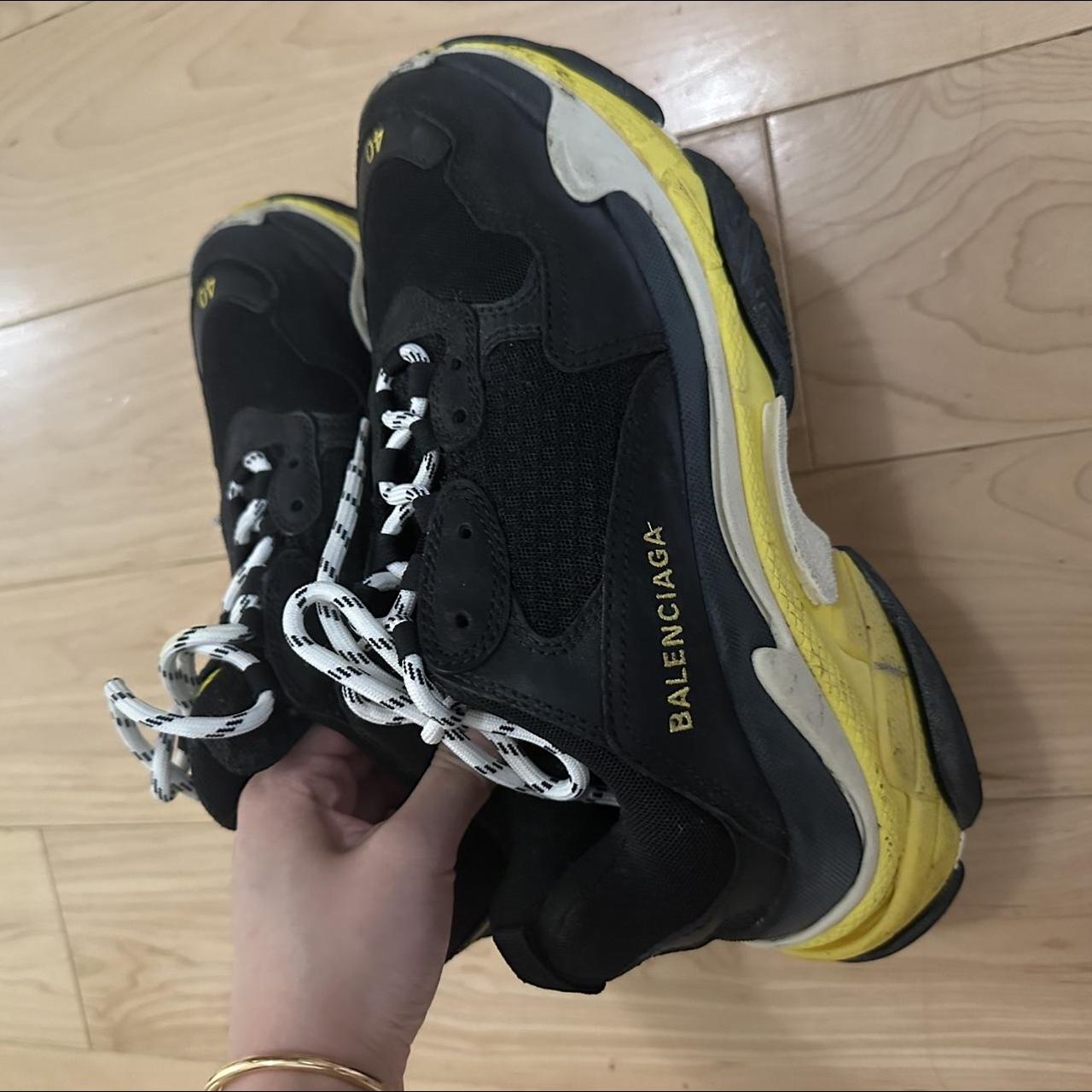 Balenciaga triple s sale black and yellow