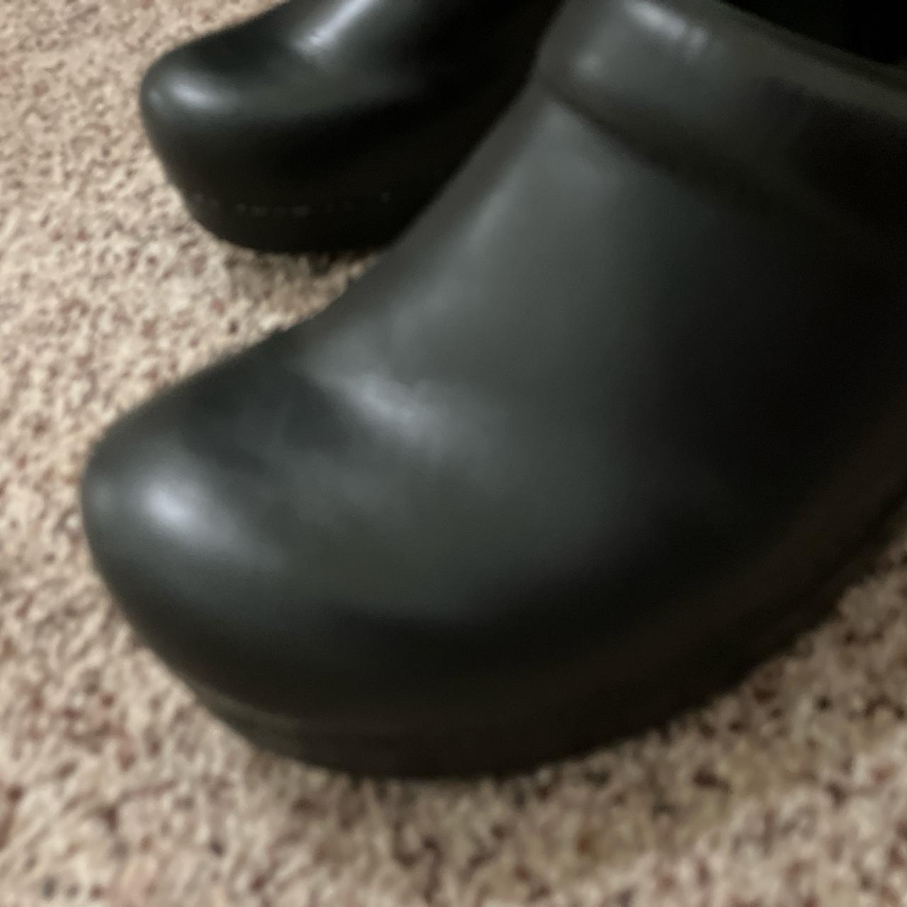 dansko nursing clogs clearance