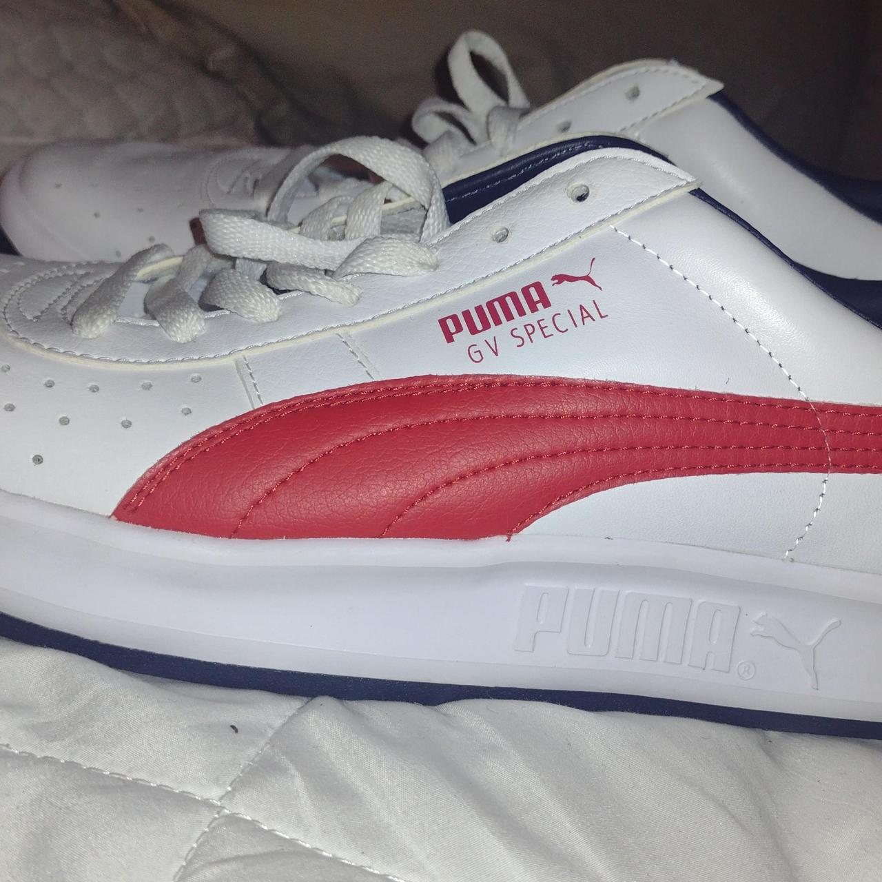 Puma Men's White and Red Trainers | Depop