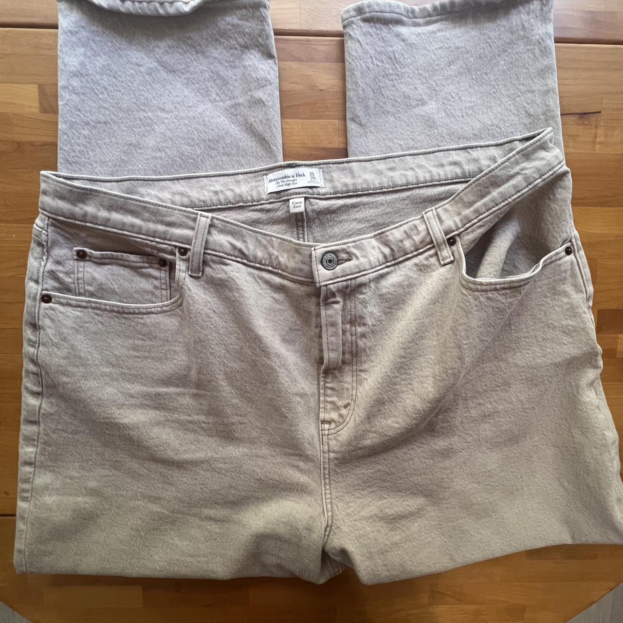 item listed by dirtypawsxo