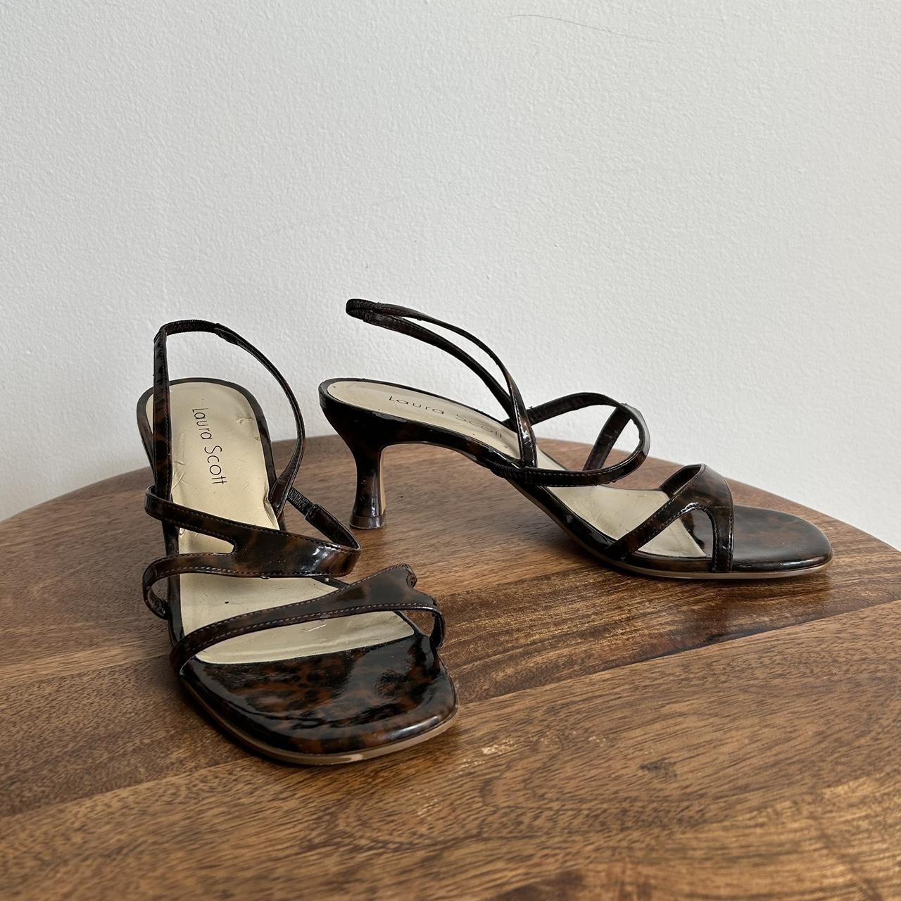 Laura on sale scott sandals