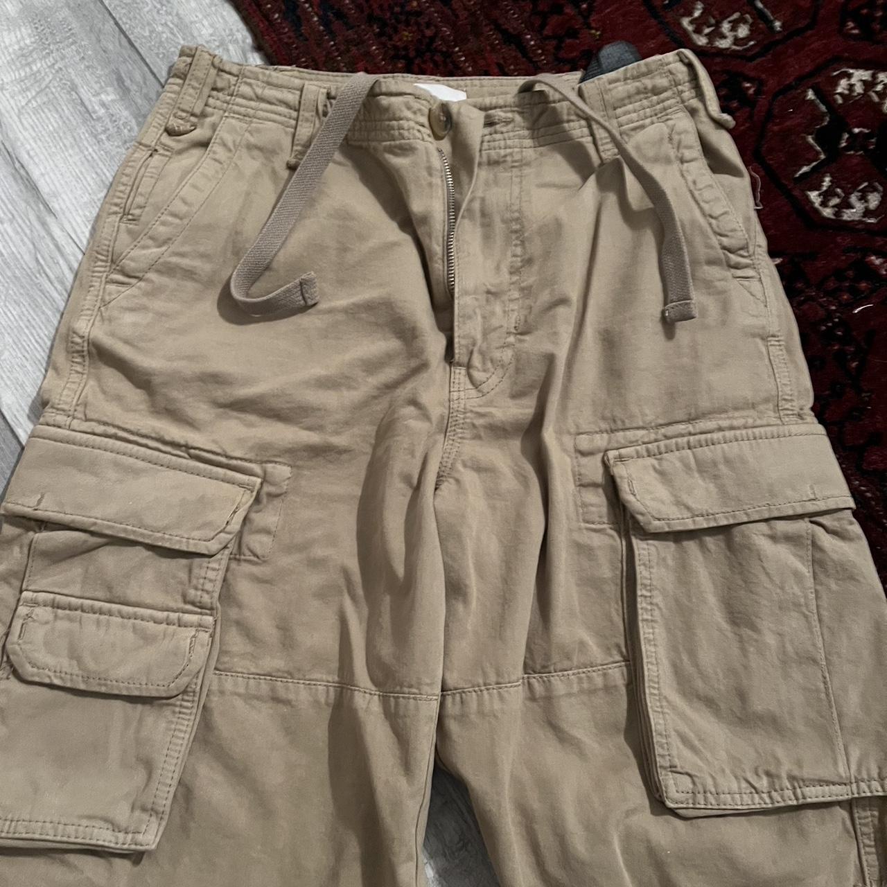 Zara cargo shorts Lovely beige colour shorts... Depop