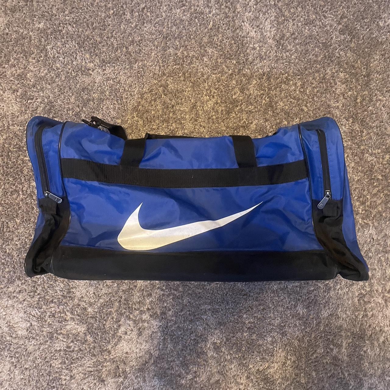 Nike Black and Blue Fitness | Depop