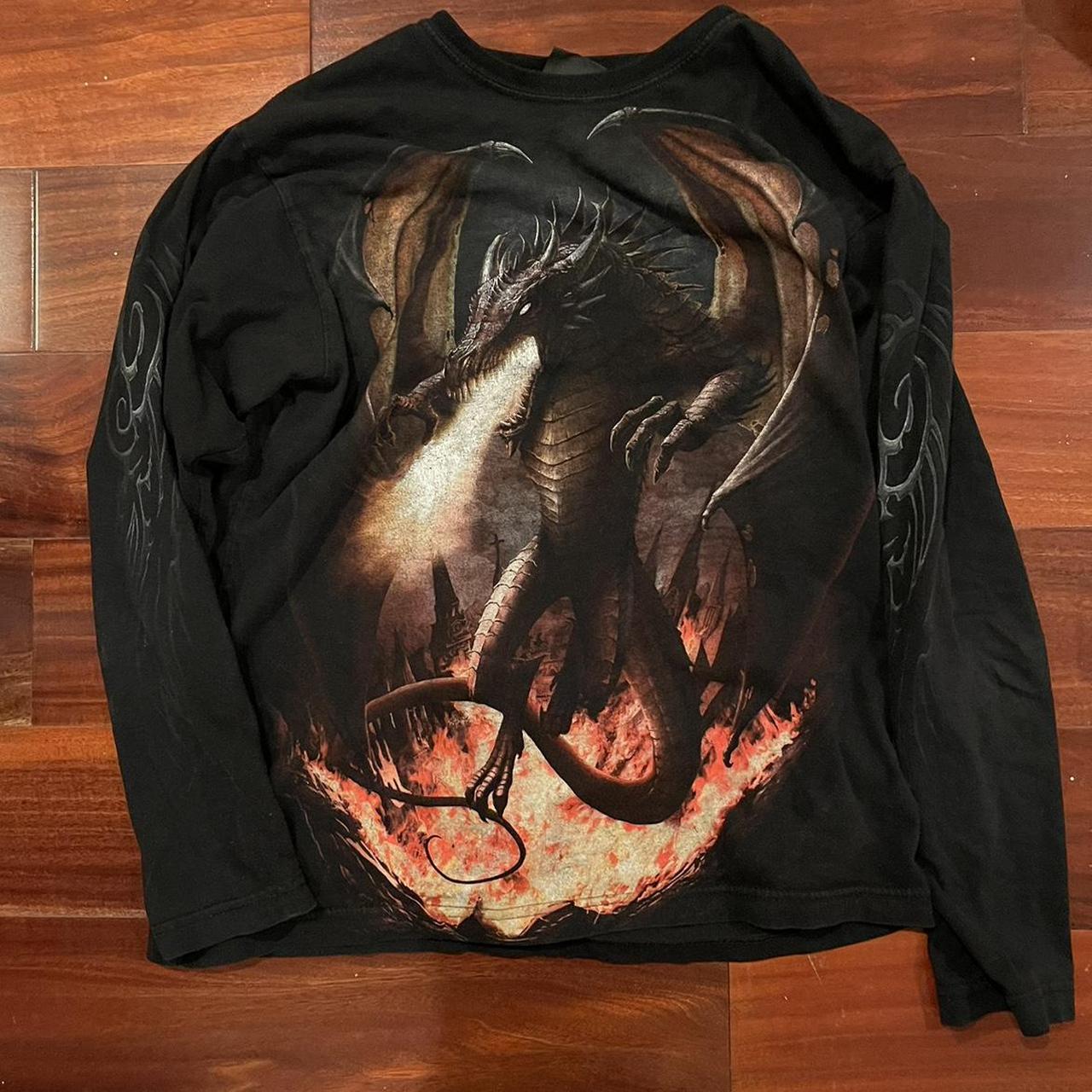 Dragon print long sleeve No flaws Medium - Depop