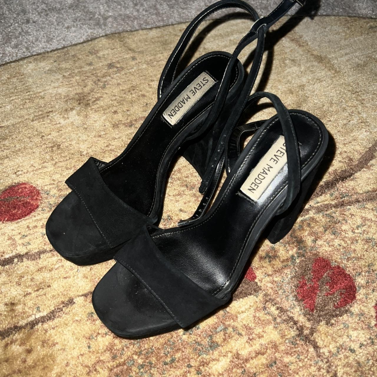 Steve Madden Women's Black Slides | Depop