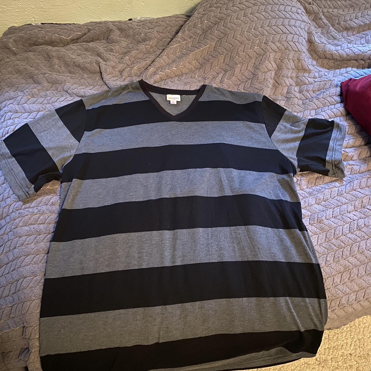 lularoe grey and black striped t shirt size: XL no... - Depop