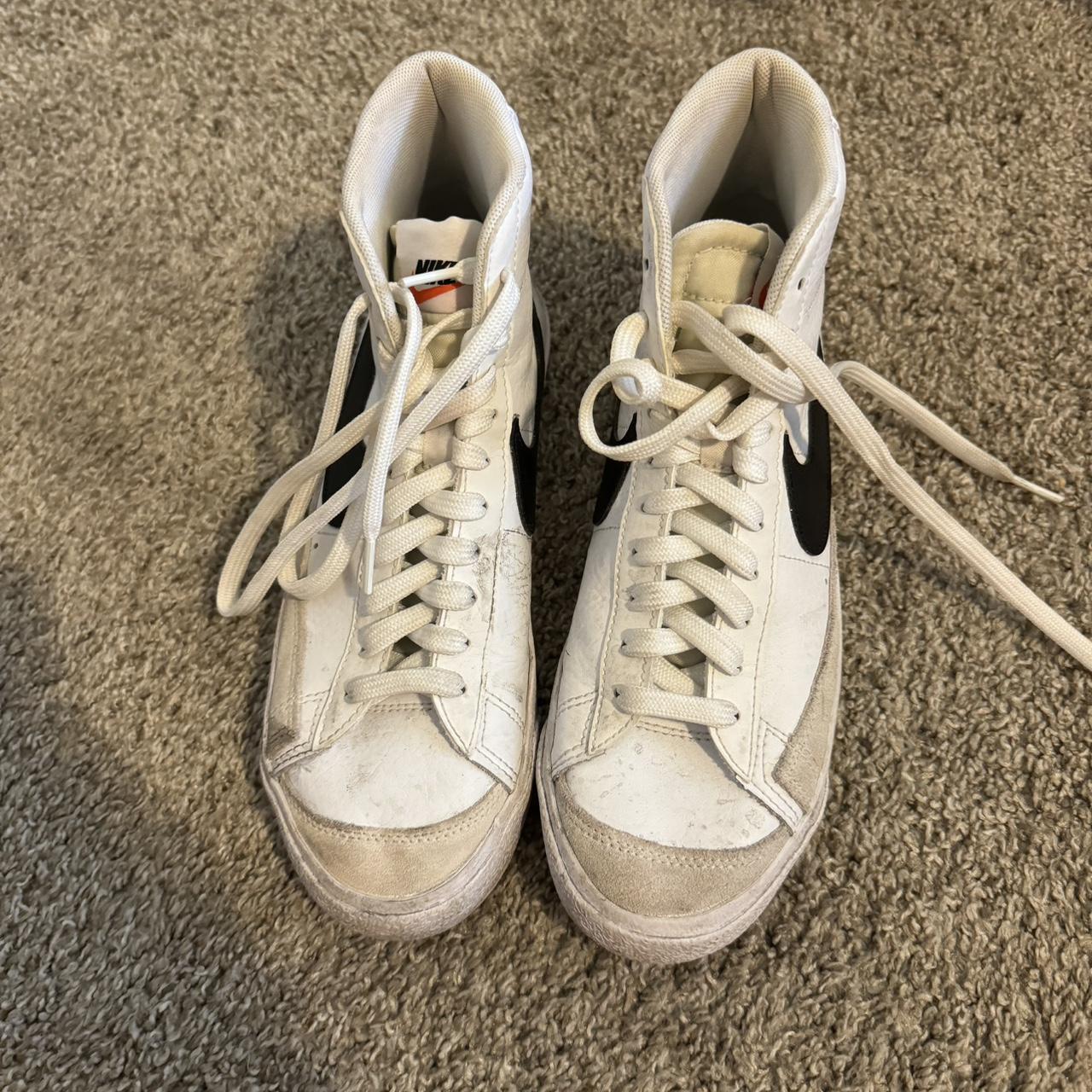 all white low top nike blazers