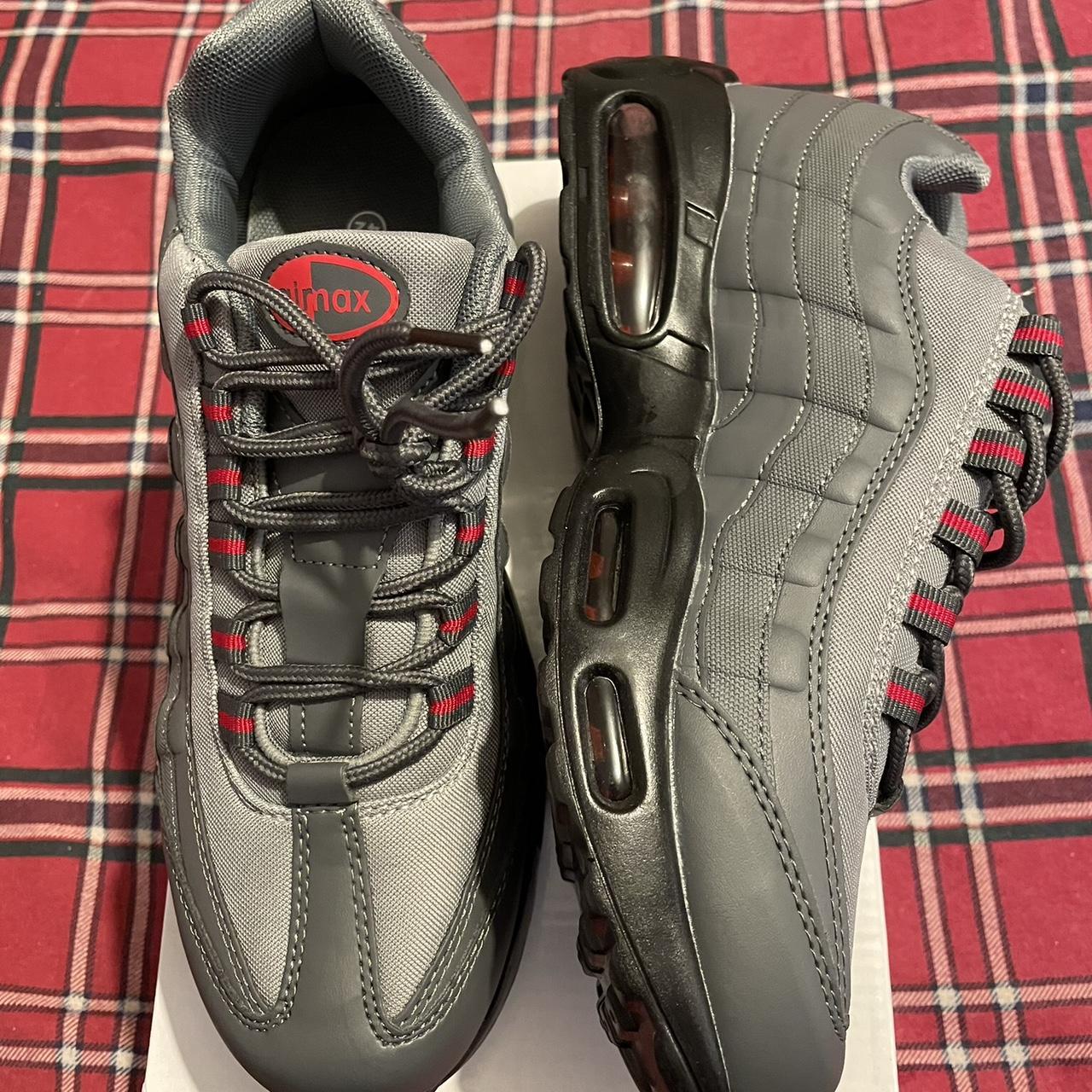 mens black nike 95 trainers