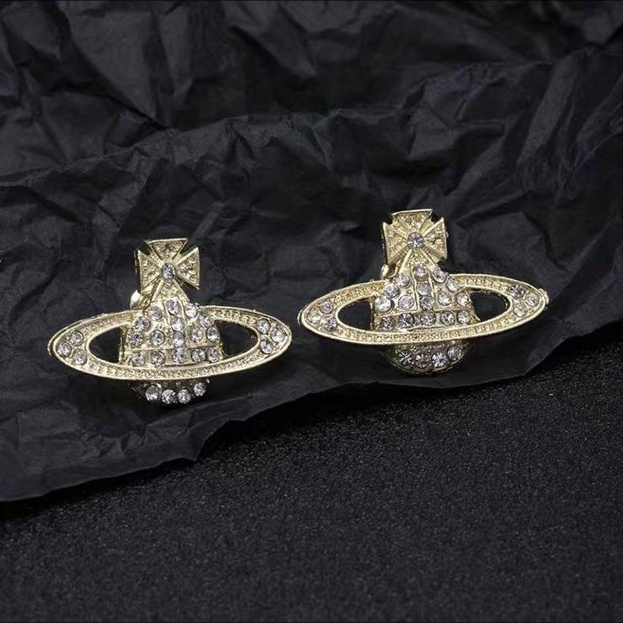 Vivienne Westwood Men's Gold and Silver Jewellery | Depop