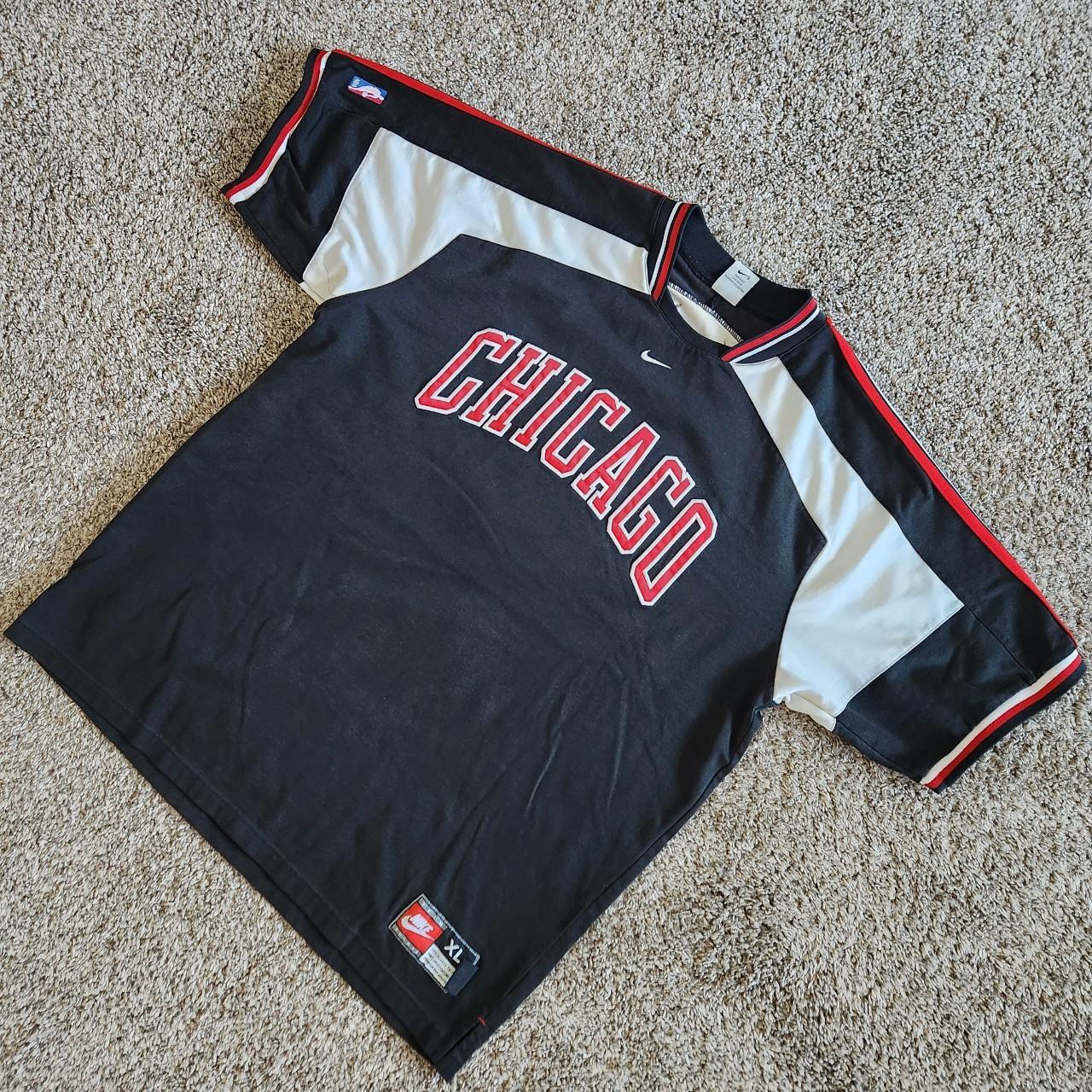 Vintage Chicago purchases bulls Nike warm up shirt