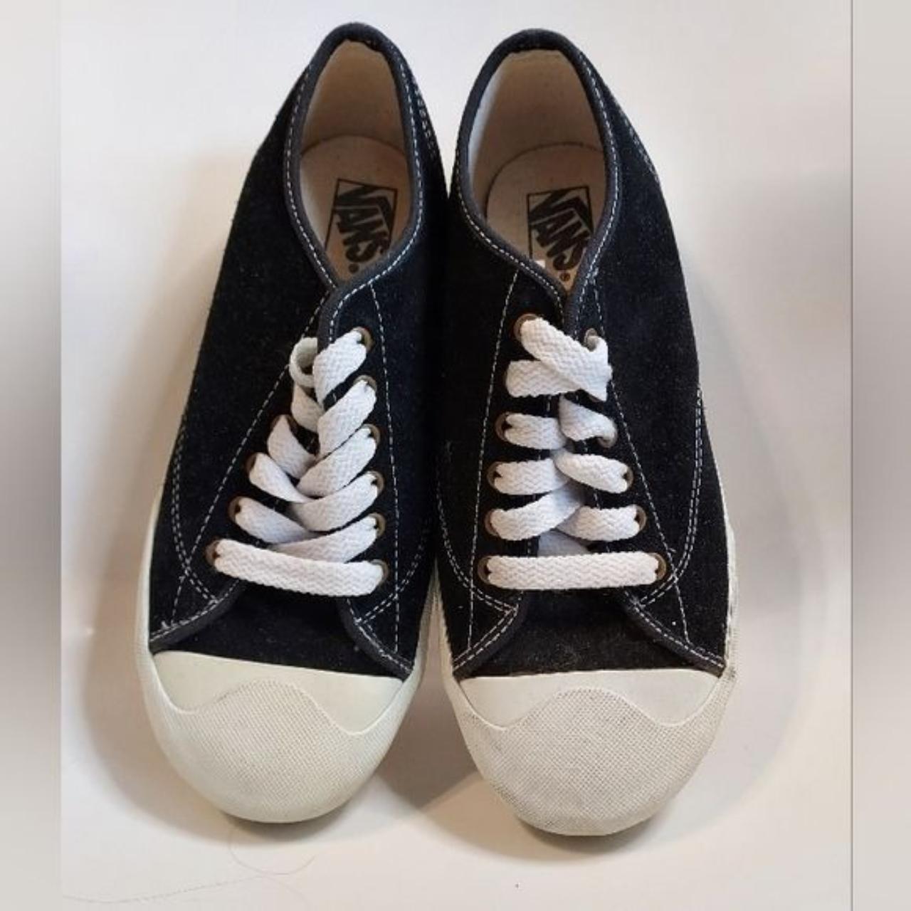 Circa early 2000s--this shoe was not in production... - Depop