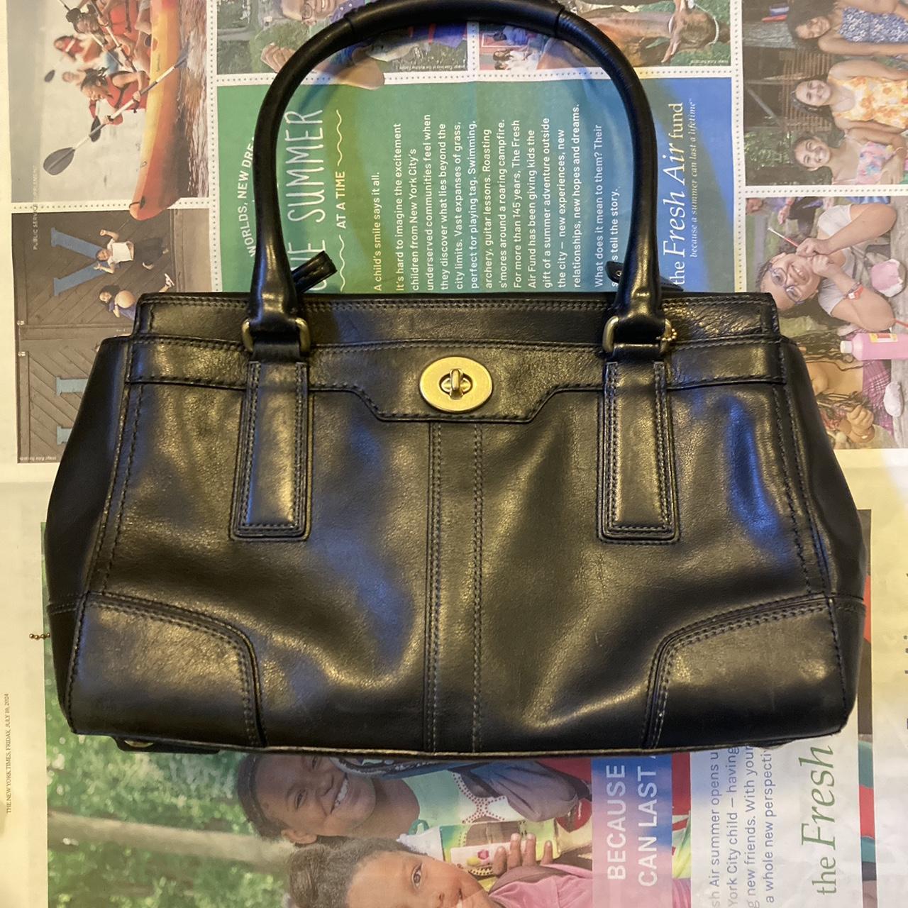 Coach medium sized outlet purse